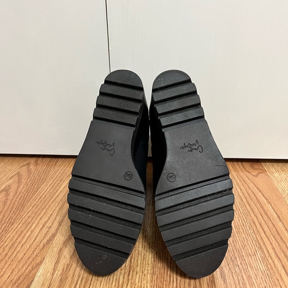 Black Wedge Boots Size 6M - Picture 5 of 6